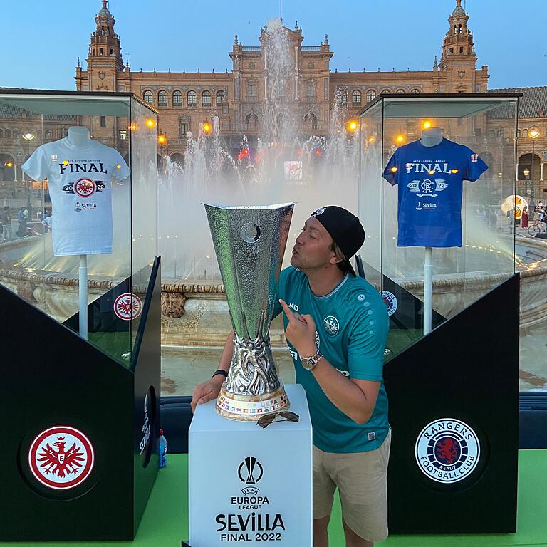 Ein Höhepunkt für den Würzburger Eintracht-Frankfurt-Fan Marc Shekov: die Fahrt zum Europa-League-Finale gegen Glasgow Rangers in Sevilla.