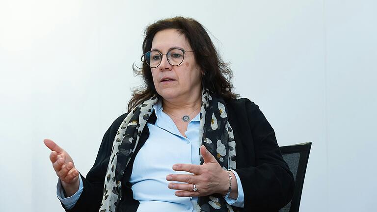 Ayfer Rethschulte setzt sich als Grünen-Stadträtin und dritte Bürgermeisterin in Schweinfurt seit Jahren für Integration und Miteinander der verschiedenen Kulturen ein. Ayfer Rethschulte setzt sich als Grünen-Stadträtin und dritte Bürgermeisterin in Schweinfurt seit Jahren für Integration und Miteinander der verschiedenen Kulturen ein.