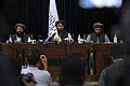 Konflikt in Afghanistan - Taliban       -  Sabiullah Mudschahid (Mitte), der Sprecher der Taliban, gibt am Dienstag seine erste Pressekonferenz in der afghanischen Hauptstadt Kabul. Nach Einschätzung von Experten gehen die Taliban sehr geschickt mit den Medien um.