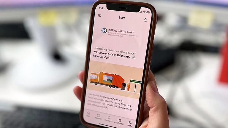 Alle Informationen zu Müllabfuhrterminen und Entsorgung von Abfällen gibt es auch über die Abfall RG-App. Alle Informationen zu Müllabfuhrterminen und Entsorgung von Abfällen gibt es auch über die Abfall RG-App.