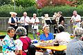 Die Spiesheimer Musikanten spielten zur Unterhaltung beim Fest des Namenspatrons der Oberspiesheimer Kirche, des Heiligen Bartholomäus. Bei einem Imbiss - je nach Geschmack süß oder kräftig - konnte man sich gut unterhalten.