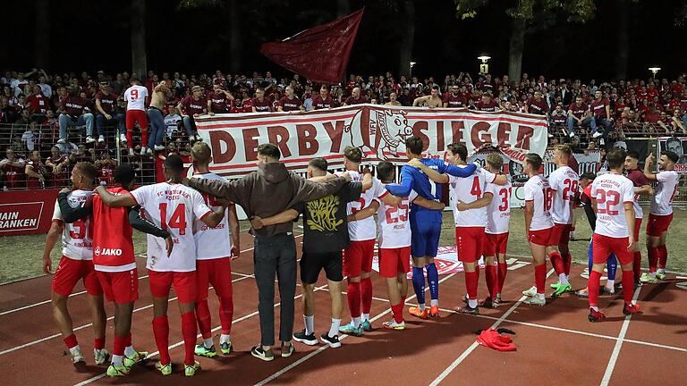 In der vergangenen Saison feierten die Würzburger Kickers in Schweinfurt einen Derbysieg. Am 3. Oktober treffen die Rivalen wieder im Sachs-Stadion aufeinander.