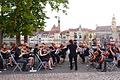 Das Streichorchester der Musikschule Kitzingen spielt am Stadtbalkon im Gartenschaugelände. Es war einer von über 100 Autritten der Schule in Kitzingen und Iphofen.