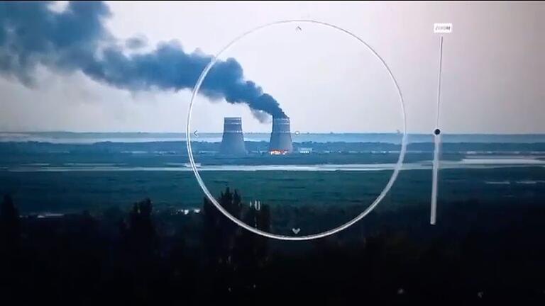 Ukraine-Krieg - Atomkraftwerk Saporischschja - Bei dem Brand am AKW Saporischschja wurde nach Berichten aller Seiten keine Strahlung freigesetzt. Ukraine-Krieg - Atomkraftwerk Saporischschja - Bei dem Brand am AKW Saporischschja wurde nach Berichten aller Seiten keine Strahlung freigesetzt.