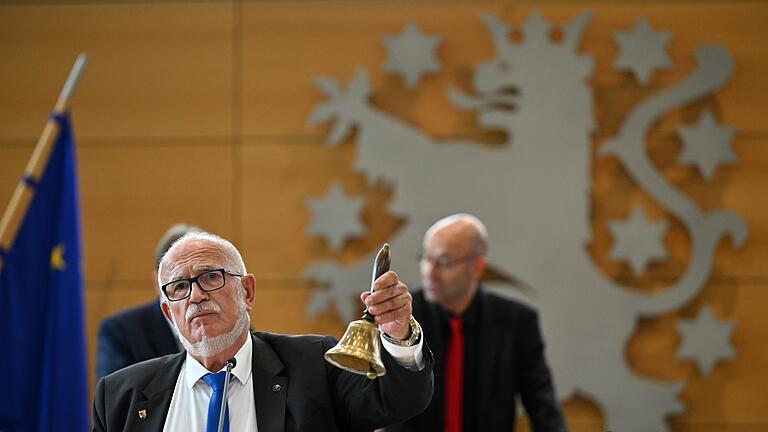 Jürgen Treutler       -  Er steht im Mittelpunkt des Polittheaters im Thüringer Landtag: AfD-Alterspräsident Jürgen Treutler.