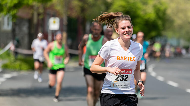 Der Hauptlauf vom Residenzlauf mit einer Strecke von 10 KM  in 4 Runden um die Residenz in Würzburg am 01.05.22.