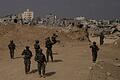 Israelische Soldaten im Gazastreifen       -  Israels Militär hat große Teile des Gazastreifens eingenommen. (Archivbild)