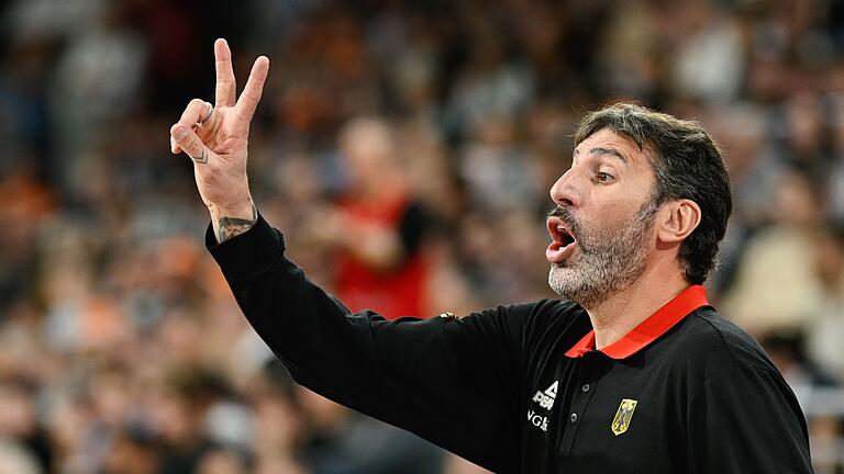Álex Mumbrú       -  Zwei Siege will Álex Mumbrú mit den deutschen Basketballern holen und sich damit das EM-Ticket sichern.
