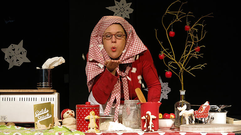 Endlich schüttelt Frau Holle die Betten wieder aus und es schneit. Endlich schüttelt Frau Holle die Betten wieder aus und es schneit.
