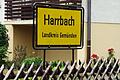 Dieses nostalgische Ortsschild stand bis vor Kurzem am Harrbacher Ortseingang auf Privatgrund.