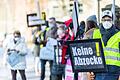 Rund 25 Menschen demonstrierten am Donnerstag in Würzburg gegen die Einführung von Parkgebühren auf der Talavera.&nbsp;