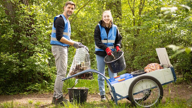 Robert Bausenwein und seine Tochter Julie Bausenwein haben das Projekt 'Maincleanup' ins Leben gerufen.&nbsp;