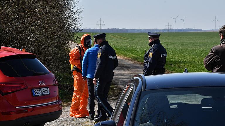 Tierskandal: Hunderte Schweine verendet       -  In Gelchsheim (Lkr. Würzburg) wurden mehrere hundert tote Schweine gefunden.