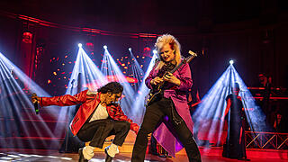 Wie eine Zeitreise wirkte die Tribute Show 'One night of MJ - The Tribute to the Kind of Pop'.