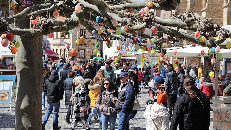 Wenige Tage vor Ostern war das Frühlingsfest in Gerolzhofen wieder ein voller Erfolg. Mehrere Tausend Menschen bummelten bei Sonnenschein über den Marktplatz und durch die angrenzenden Straßen.