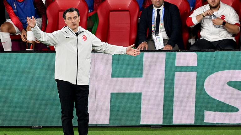 Euro 2024: Österreich - Türkei       -  Der italienische Trainer Vincenco Montella ist seit September 2023 Trainer der türkischen Auswahl.