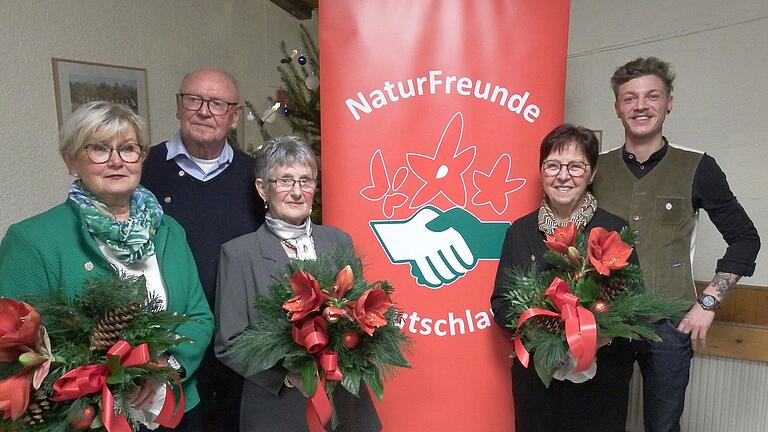 Im Bild von links: Karin und Oskar Weinsdörfer (beide für 50 Jahre Mitgliedschaft), Margrit Wolker, Ilse Näder (jeweils für 70 Jahre Mitgliedschaft und Jan Fischer für 25 Jahre Mitgliedschaft. Es fehlen: Bianca Heppt, Helga Dellinger und Peter Gerhardt (für jeweils 25-jährige Mitgliedschaft).