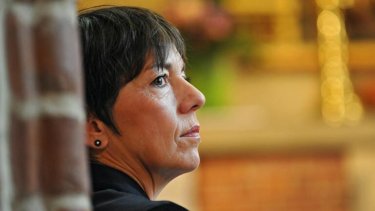 Margot Käßmann kurz nach ihrem Rücktritt von allen kirchlichen Führungsämtern nach ihrer Alkoholfahrt im Februar 2010. Margot Käßmann kurz nach ihrem Rücktritt von allen kirchlichen Führungsämtern nach ihrer Alkoholfahrt im Februar 2010.