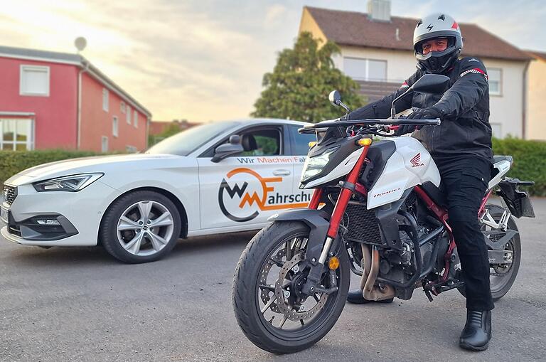 Dirk Märkert hat festgestellt, dass in der Theorie-Prüfung für den Motorradführerschein weniger durchfallen als beim Auto-Führerschein.