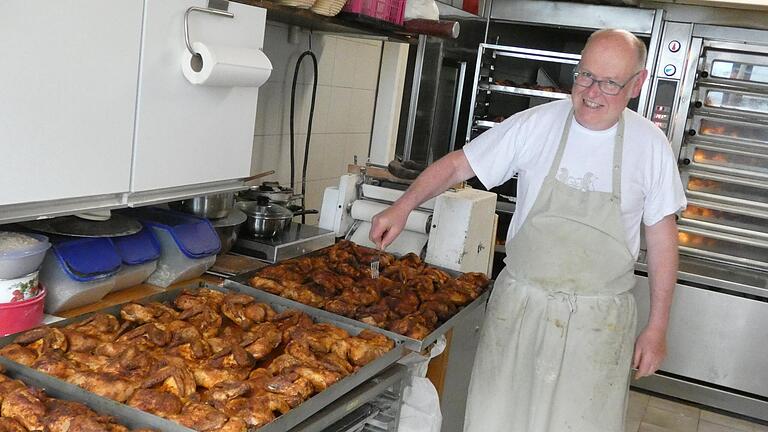 600 halbe Hähnchen bekamen in Elfleins Backofen immer zu Christi Himmelfahrt die gewünschte Garzeit und Bräune für das Wiesenfest des Geflügelzuchtvereins Grettstadt.