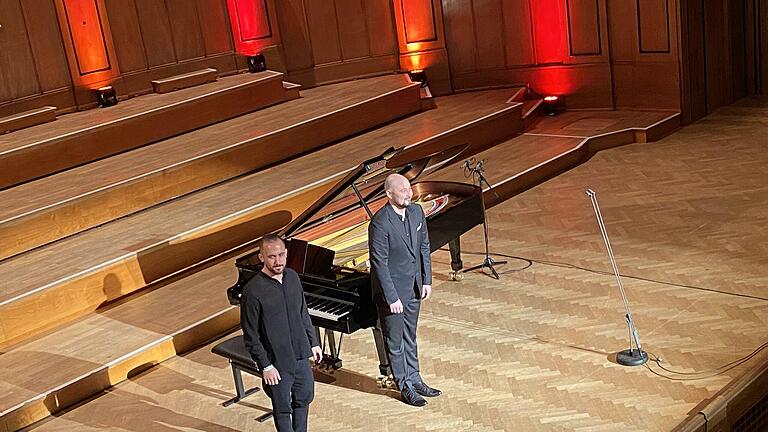 Tenor Simon Bode und Pianist Igor Levit beim Kissinger Sommer im Max-Littmann-Saal.       -  Tenor Simon Bode und Pianist Igor Levit beim Kissinger Sommer im Max-Littmann-Saal.