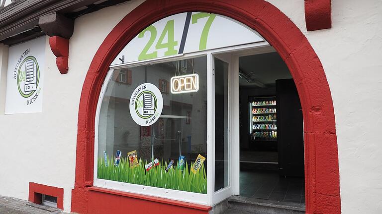 Der neue Automatenladen befindet sich in Karlstadt in der Langgasse. Der neue Automatenladen befindet sich in Karlstadt in der Langgasse.