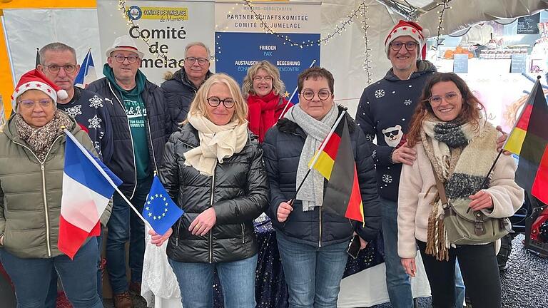 Die Delegation aus Gerolzhofen wurde von den französischen Gastgebern herzlich aufgenommen. Die Delegation aus Gerolzhofen wurde von den französischen Gastgebern herzlich aufgenommen.
