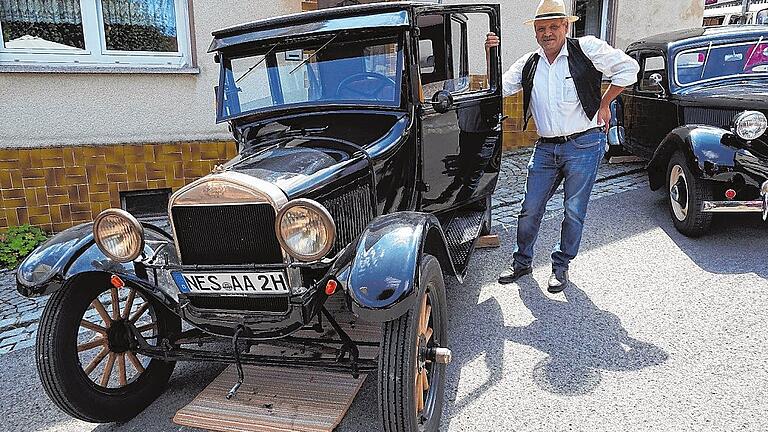 Alfred Allgeier mit seinem Ford T aus dem Jahr 1926. Extra für die Rüdenschwinden Classics hat Allgeier dieses Auto gekauft.