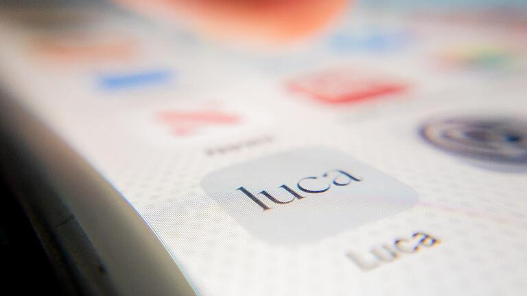 Wie der Landkreis Rhön-Grabfeld nutzt nun auch die Stadt Bad Neustadt bei der Kontaktnachverfolgung die Luca-App (Symbolfoto). Wie der Landkreis Rhön-Grabfeld nutzt nun auch die Stadt Bad Neustadt bei der Kontaktnachverfolgung die Luca-App (Symbolfoto). 