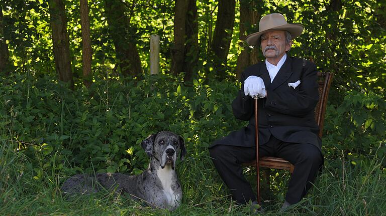 Beim Rakoczyfest hat Otto von Bismarck (hier Alexander Karl) mit Dogge Rosa Tyras einen festen Platz unter den dargestellten Personen. Beim Rakoczyfest hat Otto von Bismarck (hier Alexander Karl) mit Dogge Rosa Tyras einen festen Platz unter den dargestellten Personen.