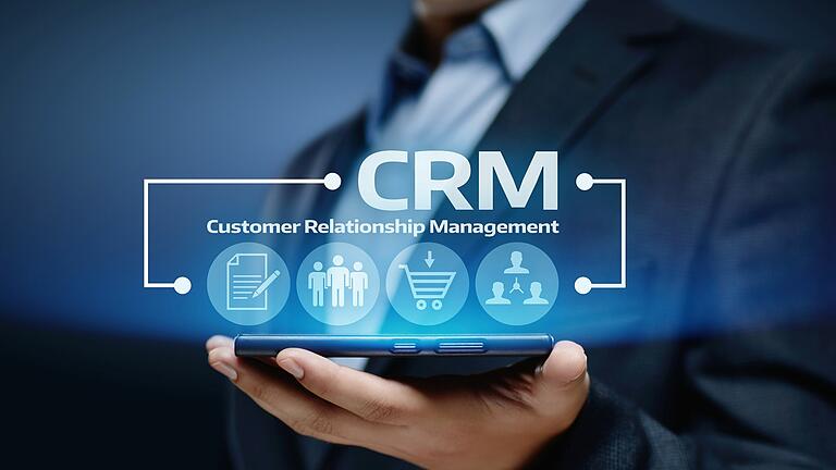 Marketing wird zunehmend durch Daten und Automation geprägt. Wie das geht, zeigt Professor Dr. Andreas Fuchs den Studierenden seines Kurses CustomerRelationship Management (CRM). Marketing wird zunehmend durch Daten und Automation geprägt. Wie das geht, zeigt Professor Dr. Andreas Fuchs den Studierenden seines Kurses CustomerRelationship Management (CRM).