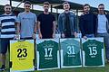 Sechs Spieler haben den Fußball-Bayernligisten TSV Großbardorf verlassen, darunter auch André Rieß, der elf Jahre das Trikot der Grabfeld-Gallier trug. Von links: Manuel Leicht (Teammanager Männer), Jonas Schirm, Vincent Waigand, Tobias Fleischer, André Rieß und André Betz (Teammanager des Bayernligateams). Auf dem Bild fehlen urlaubsbedingt Dominik Zehe und Moriz Heusinger.