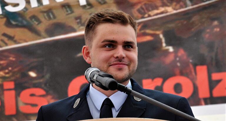 Der Vorsitzende der Freiwilligen Feuerwehr Unterspiesheim, Julian Kiesel begrüßte die Gäste und gab einen Rückblick auf die Anstrengungen und Herausforderungen der 20-monatigen Bauzeit, freute sich aber auch über das gelungene Werk, das modernsten Ansprüchen genügt. Der Vorsitzende der Freiwilligen Feuerwehr Unterspiesheim, Julian Kiesel begrüßte die Gäste und gab einen Rückblick auf die Anstrengungen und Herausforderungen der 20-monatigen Bauzeit, freute sich aber auch über das gelungene Werk, das modernsten Ansprüchen genügt.