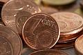 Euro-Cent-Münzen       -  Unbeliebt und teuer: Ein- und Zwei-Cent-Münzen (Archivbild)