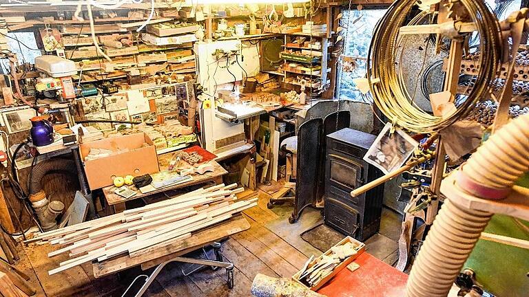 Hier beginnt die Spielzeugwunderwelt: Kurt Lotzens Werkstatt.