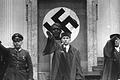 Roland Freisler (Mitte) zwischen den Beisitzern Hermann Reinecke (links) und Ernst Lautz (rechts) im Volksgerichtshof. Mit Karl Freiherr von Thüngen und Franz Sperr wurden zwei Männer gebürtig in unserer Region in Folge des Hitler-Attentats vom 20. Juli 1944 hingerichtet.