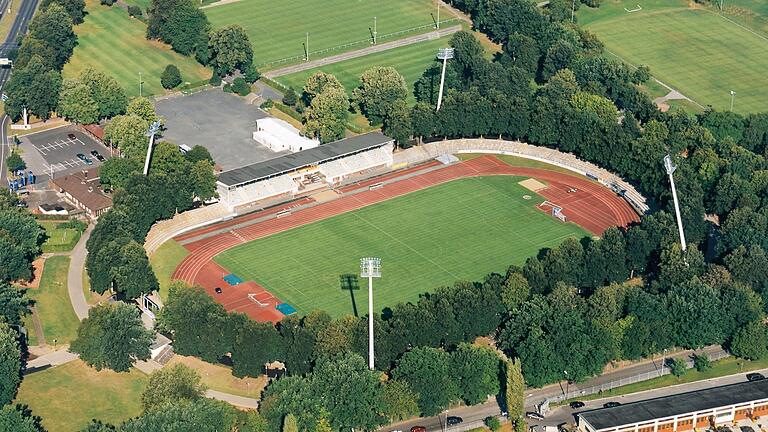 Das Willy-Sachs-Stadion in Schweinfurt wird künftig nur noch Sachs-Stadion heißen. Das hat der Stadtrat entschieden.