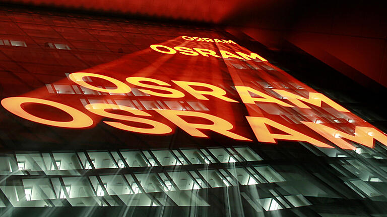 Osram - ARCHIV - Die Nachtaufnahme mit Zoomeffekt vom 26.02.2014 zeigt die Zentrale der Firma Osram in München (Bayern). Osram - ARCHIV - Die Nachtaufnahme mit Zoomeffekt vom 26.02.2014 zeigt die Zentrale der Firma Osram in München (Bayern).