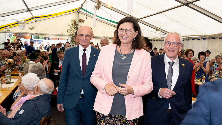 Landtagspräsidentin Ilse Aigner würdigte Ermershausen am Donnerstag bei einem Festakt als 'Ort der Demokratie'.