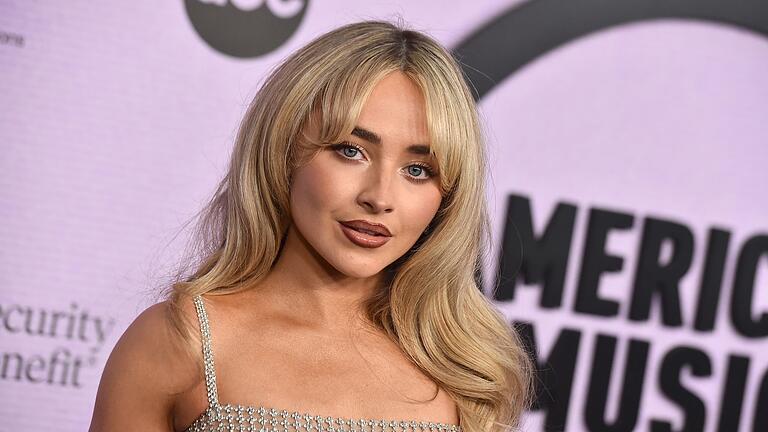 American Music Awards 2022       -  Mit &bdquo;Espresso&rdquo; gelang Sabrina Carpenter ein Sommerhit.