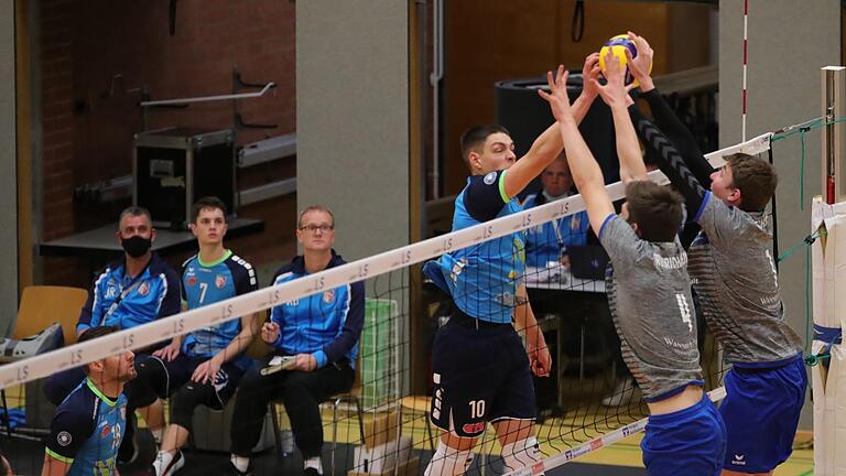 Im Hinspiel gab es für Severin Hauke und seine Hammelburg Volleys ein klares 3:0 gegen Friedrichshafen.  Foto: Jens Feistel       -  Im Hinspiel gab es für Severin Hauke und seine Hammelburg Volleys ein klares 3:0 gegen Friedrichshafen.  Foto: Jens Feistel
