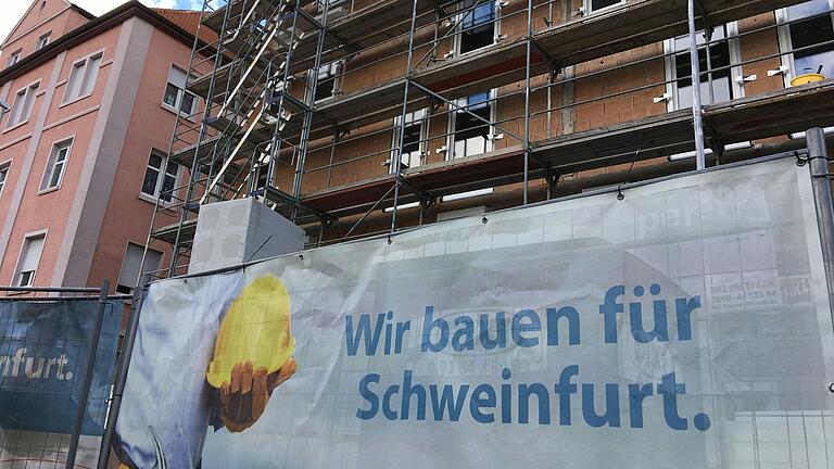 'Wir bauen für Schweinfurt': Der Slogan der Wohnungsbaugesellschaft SWG, die jedes Jahr mehrere Millionen Euro für Modernisierung von Wohnungen und Neubau aufwendet. 'Wir bauen für Schweinfurt': Der Slogan der Wohnungsbaugesellschaft SWG, die jedes Jahr mehrere Millionen Euro für Modernisierung von Wohnungen und Neubau aufwendet.