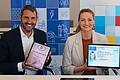 Führerscheine können künftig online umgetauscht werden, zumindest im Landkreis Aschaffenburg. Den neuen Service stellten jetzt Landrat Alexander Legler und Digitalministerin Judith Gerlach vor.