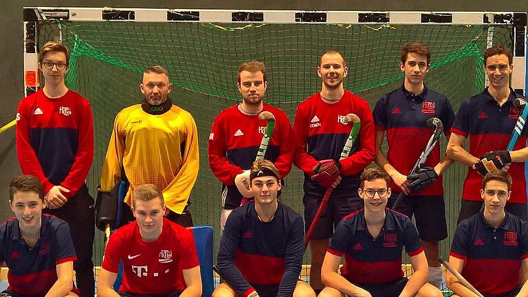 2. HTCW-Hockey-Männer sind Nordbayern-Meister - Die 2. Hallenhockey-Männer des HTC Würzburg sind Meister der 1. Verbandsliga Nordbayern. In der Relegation haben sie die Chance, in die Bayerische Oberliga aufzusteigen. Am Samstag, 14 Uhr, treffen sie im Friedrich-Koenig-Gymnasium auf Grünwald. Einen Tag später folgt das Rückspiel. Das Team (hinten von links) Tim Schäflein, Uwe Steinbach, Jonathan Berneth, Niklas Eiselein, Andreas Spitz, (vorne von links) Leonhard Theiss, Daniel Halmanns, Bastian Weißbach, Valentin Albert, Lukas Eislein. Zum Kader gehören auch Philipp Stenzel, Alexander Heinrich, Maciej Matuszynski, Julian Walz, Peter Forster, Moritz Oehler und Anton Wolkowicz. (pm) 2. HTCW-Hockey-Männer sind Nordbayern-Meister - Die 2. Hallenhockey-Männer des HTC Würzburg sind Meister der 1. Verbandsliga Nordbayern. In der Relegation haben sie die Chance, in die Bayerische Oberliga aufzusteigen. Am Samstag, 14 Uhr, treffen sie im Friedrich-Koenig-Gymnasium auf Grünwald. Einen Tag später folgt das Rückspiel. Das Team (hinten von links) Tim Schäflein, Uwe Steinbach, Jonathan Berneth, Niklas Eiselein, Andreas Spitz, (vorne von links) Leonhard Theiss, Daniel Halmanns, Bastian Weißbach, Valentin Albert, Lukas Eislein. Zum Kader gehören auch Philipp Stenzel, Alexander Heinrich, Maciej Matuszynski, Julian Walz, Peter Forster, Moritz Oehler und Anton Wolkowicz. (pm)
