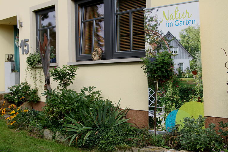 Geschmackvolle Pflanzungen und Gestaltungdetails sah man an vielen Stellen. Geschmackvolle Pflanzungen und Gestaltungdetails sah man an vielen Stellen.