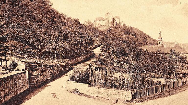 Schon bald nach dem Erwerb der Burg Rothenfels durch den Verein der Quickbornfreunde e.V. im Jahr 1919 wurde eine Serie von Ansichtskarten aufgelegt, alle mit dem Hinweis 'Deutsches Quickbornhaus, Burg Rothenfels am Main'. Schon bald nach dem Erwerb der Burg Rothenfels durch den Verein der Quickbornfreunde e.V. im Jahr 1919 wurde eine Serie von Ansichtskarten aufgelegt, alle mit dem Hinweis 'Deutsches Quickbornhaus, Burg Rothenfels am Main'. 