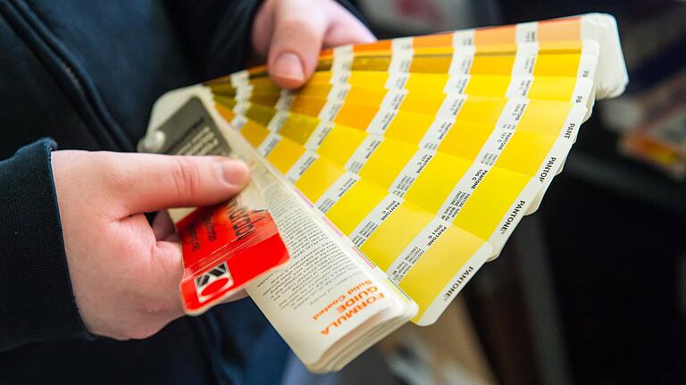 7000 verschiedene Farbnuancen kann Edin Rondic mischen. 7000 verschiedene Farbnuancen kann Edin Rondic mischen.