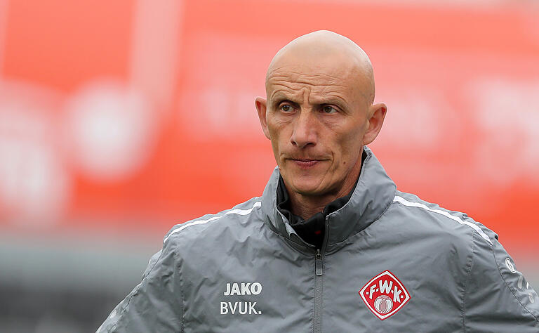 So kannten ihn die Fans der Würzburger Kickers: Ralf Santelli als Trainer mit Glatze. So kannten ihn die Fans der Würzburger Kickers: Ralf Santelli als Trainer mit Glatze.