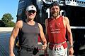 Jürgen Schweighöfer (links) mit dem Extremsportler Jonas Deichmann vor dem Start des Marathons in Roth.&nbsp;