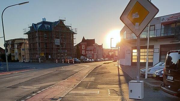 Mit Seitenradargeräten (Symbolfoto) wird der Verkehr in Bad Neustadt gemessen. Mit Seitenradargeräten (Symbolfoto) wird der Verkehr in Bad Neustadt gemessen.